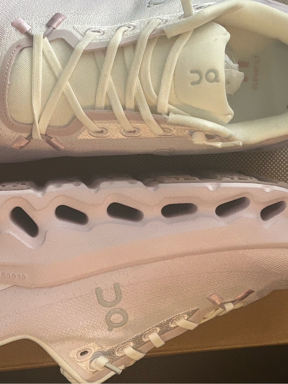 On Running women's sneakers in pale pink and cream